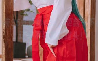 樱井小莜95式婚纱cos，更新一下小技巧，记得不要撒娇过头！