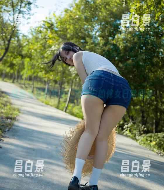 精致与俏皮共存：浅安安的修女日常图包-昌白景