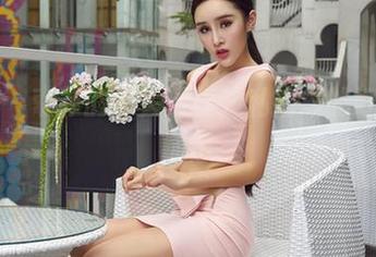 爱丝 - 索菲的街头滑板，私拍里的好玩与随意