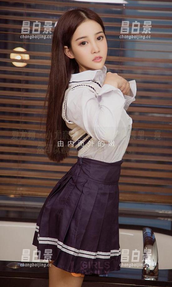 爱尤物 - 小尤奈的夏天：私房图集里，竟然可以被吸引到这个程度。-昌白景