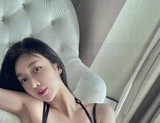 微密圈 - 每一张图片都难以捉摸，最新“牛奶里的果汁”丝袜特辑，谁说她只会甜？