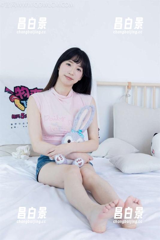 物恋传媒 - Elise的自拍集，高清到能看到她眼里的星星！-昌白景