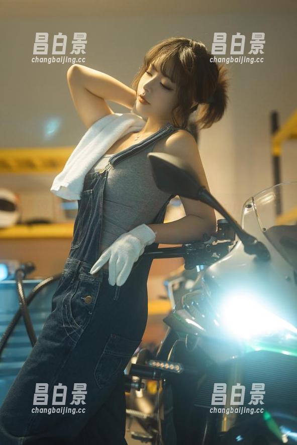 谁说办公室不能有趣？“玉汇yuuhui”高清写真集等你来发掘呐！-昌白景