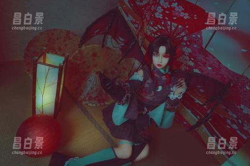 私拍与恋爱：白易子教主教你如何同时触碰中二病-昌白景