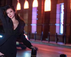 秀人网 - 不如来瞧瞧木子nana的圣诞图册，新鲜感还是很强的，看得我直摇头！