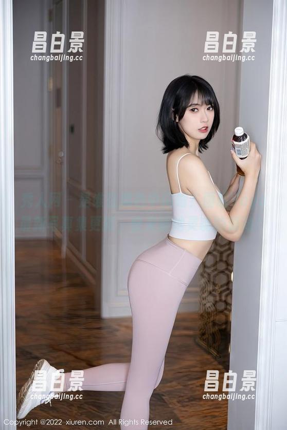 秀人网 - 是谁在黑色中闪耀？雨瞳Yoyo最新写真集更新，快来猜她灵魂的舞动！-昌白景