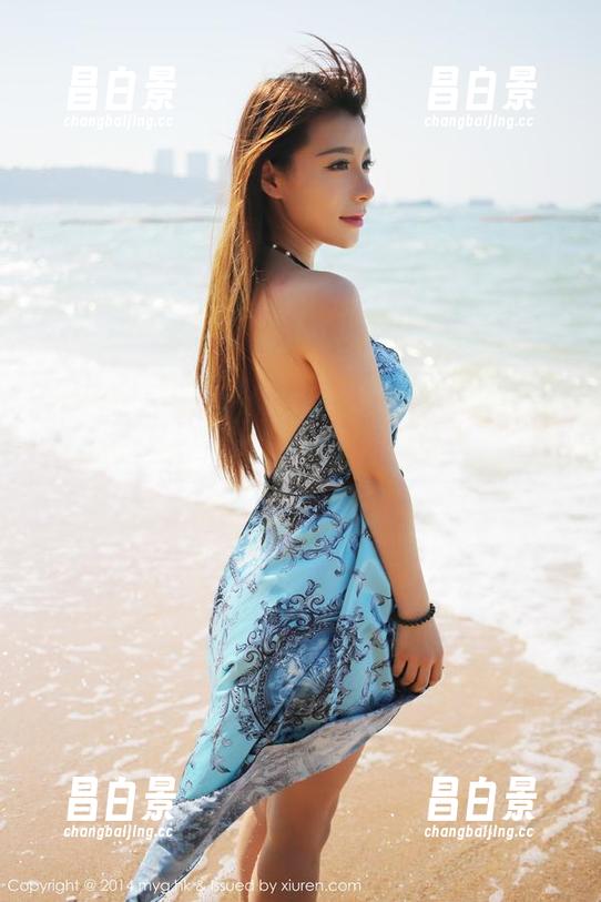 美媛馆 - 哇哦，Carina绮里嘉的网袜搭配别具一格，真想把这套图直接下载存档！-昌白景