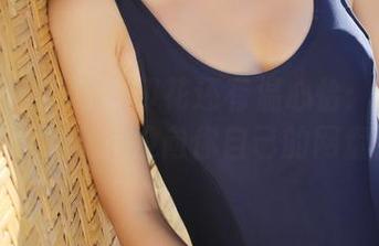 美媛馆 - 条纹、印花还有温心怡：泳衣大片合集直接投向你自己的网盘！