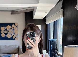 微密圈 - 谁能拒绝脸红Dearie的体操服？网盘里的作品在等你翻牌
