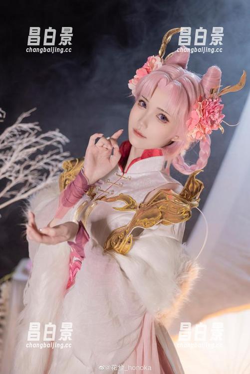 花兮_honoka带你在静谧六叠间的图集更新中游荡，不小心学到了怎样让沙发陷阱更迷人！-昌白景