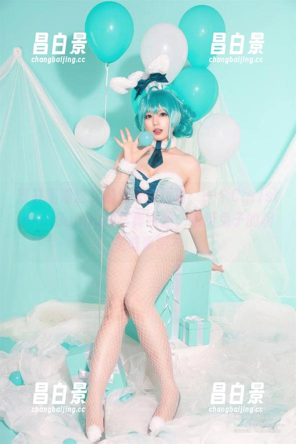 荒井喵喵这次脑洞开得厉害，一个ChristmasBunny的写真资源，唠唠兔子的相关奇事吧？-昌白景