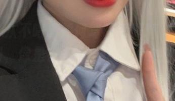 看阿九从不咕咕如何驾驭高跟鞋，无圣光，原图，像是在书写一段隐秘的生活篇章。
