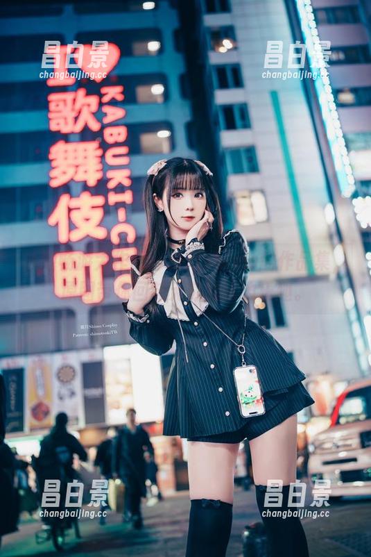泳池畅游大作战：霜月shimo的作品集，原图带你回味无穷的水边乐趣。-昌白景
