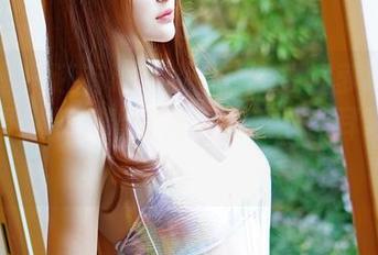 青豆客 - 还有谁比小九Vin更懂萝莉教主的美图，仔细看才发现竟然还有耳环细节！
