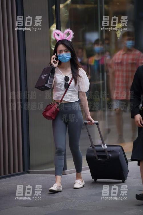 魔镜街拍 - 我和曼曼的女孩品味:网盘里的下载选项,好似一碗百味捞,这路子真扎眼。-昌白景 魔镜街拍 - 我和曼曼的女孩品味:网盘里的下载选项,好似一碗百味捞,这路子真扎眼。-昌白景